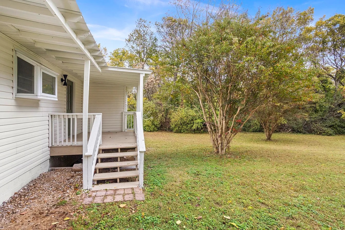 Building Photo - 100 Sadler Ct