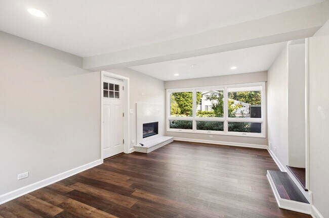 Building Photo - 1321 Heatherfield Ln