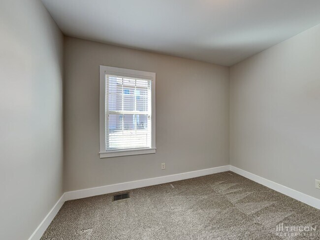 Building Photo - 1047 Harper Dean Wy