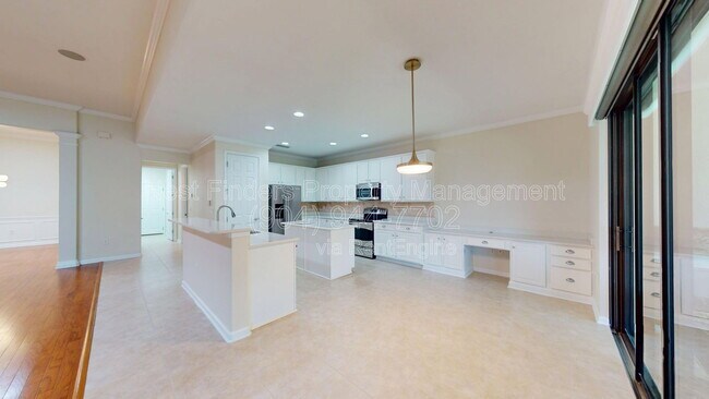 Building Photo - 453 River Run Blvd