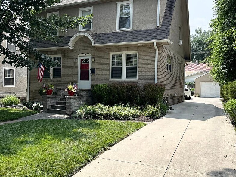 Primary Photo - 114 S 50th St