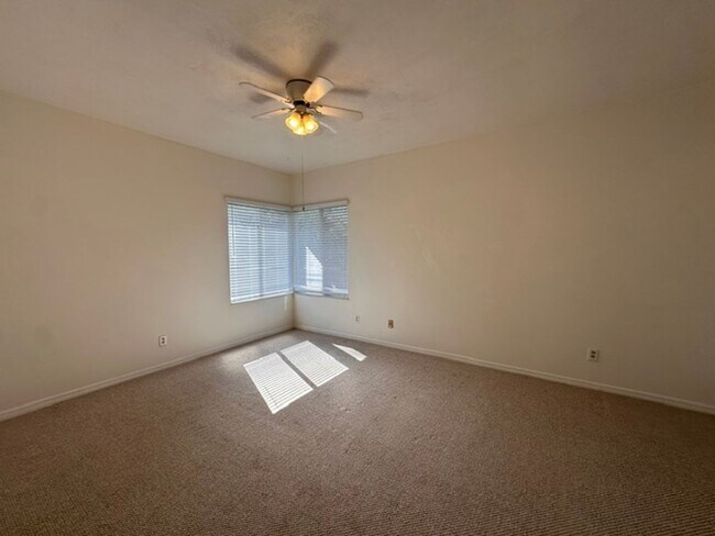 Building Photo - 2 Bedroom 2 Bath in Plantation Bay in Ormond Beach