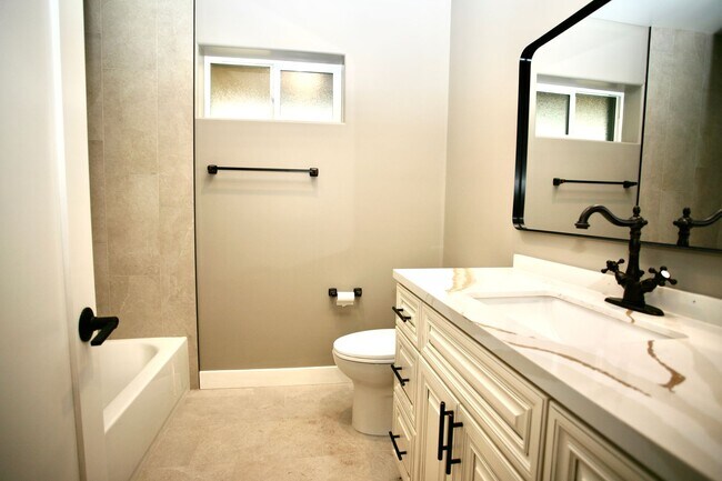Building Photo - Valle Caballo Ln