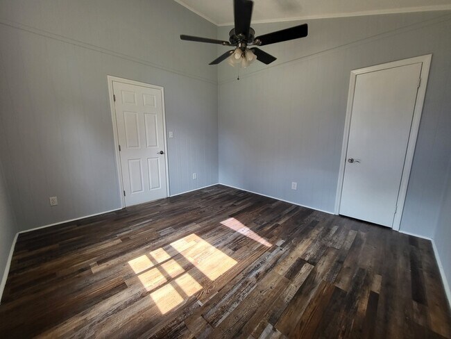 Building Photo - 3106 Point Clear Dr