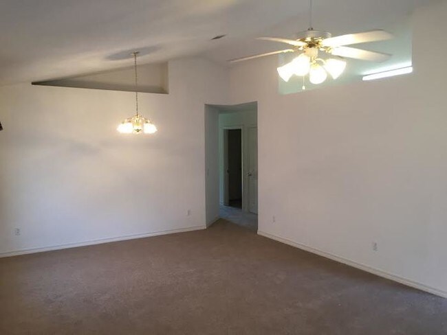 Building Photo - Beautiful 3-Bedroom near Corry Station