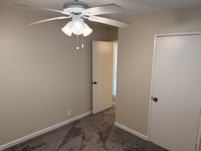 Building Photo - 108 Boyce St