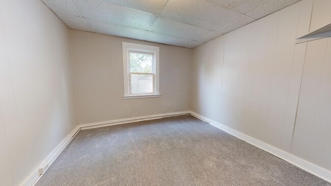 Building Photo - Old Brooklyn - 4 Bedroom Single Family Home