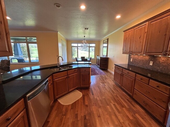 Building Photo - Gorgeous 4 Bedroom in Desirable East Missoula!