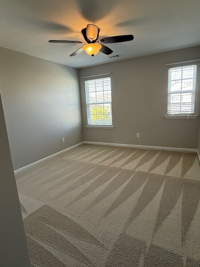 Building Photo - Beautiful 4BR Home in Shadow Moss – Available Now!