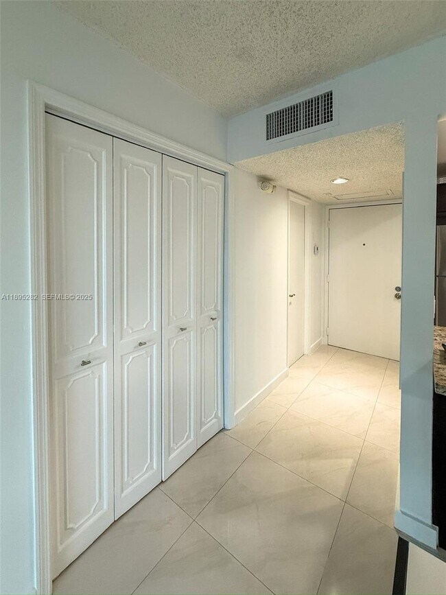 Building Photo - 7051 Environ Blvd