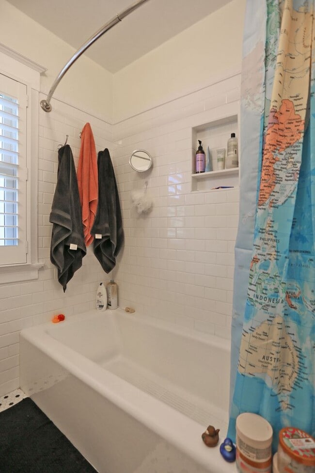 Building Photo - OPEN HOUSE: Sunday (6/1) from 3:00pm to 4:...