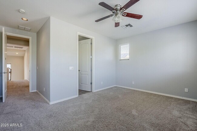 Building Photo - 2910 W Donatello Dr