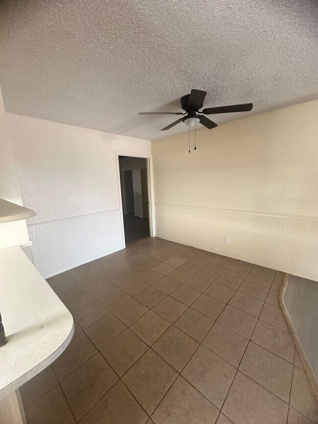 Building Photo - 4 bedroom Rental