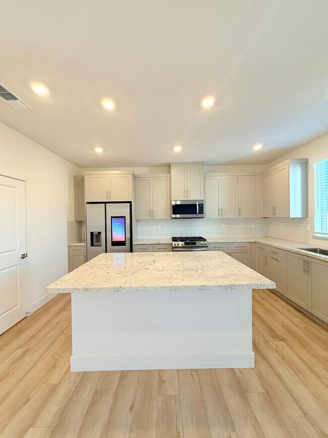 Building Photo - 3948 Telluride St