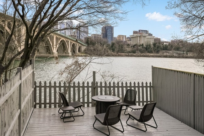 Building Photo - 3590 Water St NW