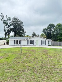 Building Photo - 915 Belleview Cir W