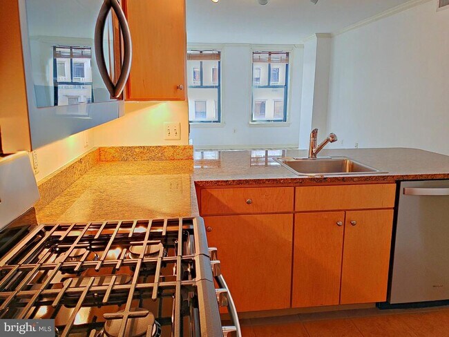 Building Photo - 631 D St NW