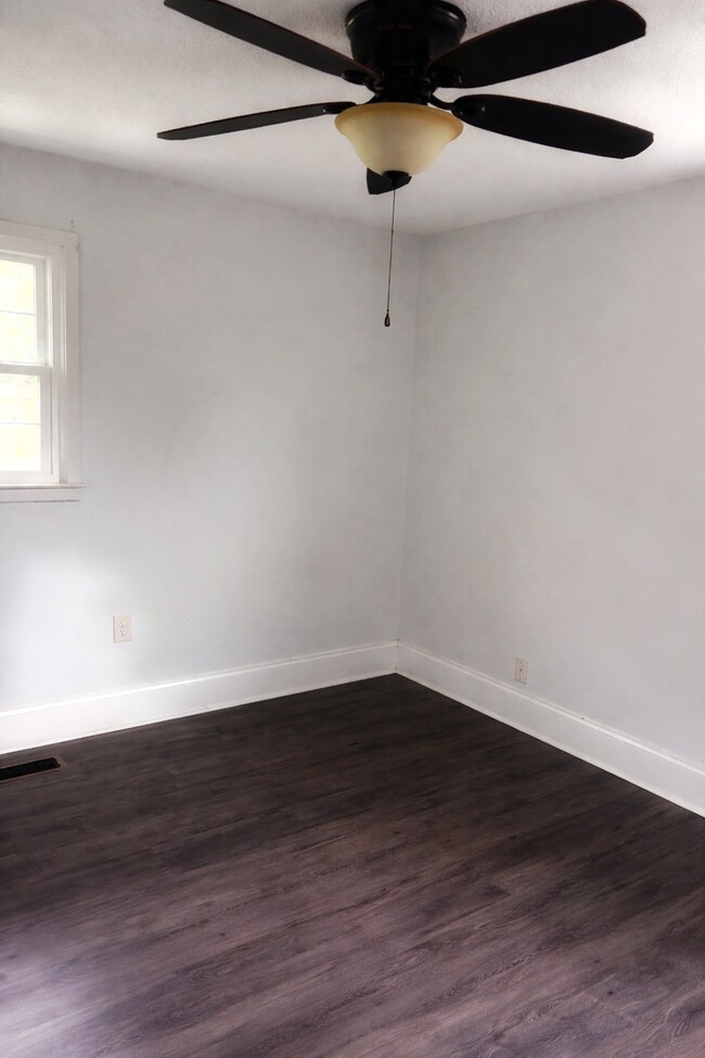 Building Photo - 82 Oliver Dr