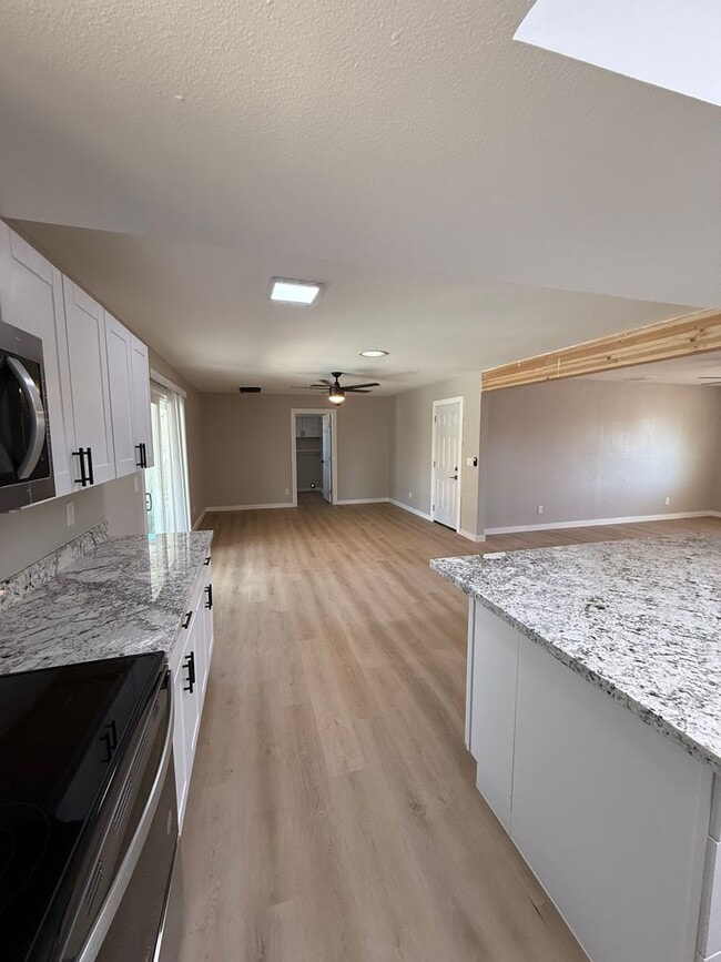 Building Photo - 5 Bedroom 3 Bathroom- Mill & Baseline