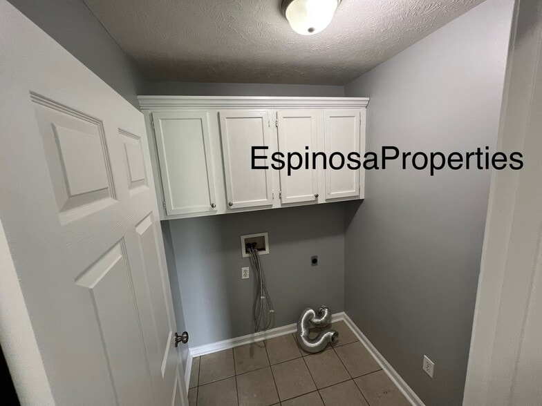 Building Photo - 4015 Gabrial Dr