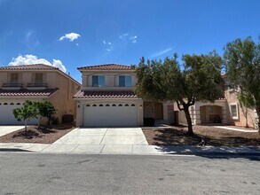 Building Photo - Great 4 bed/2.5 bath home located in the Southern area