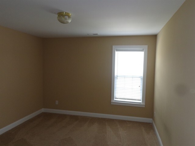 Building Photo - 1013 Triple Crown Dr