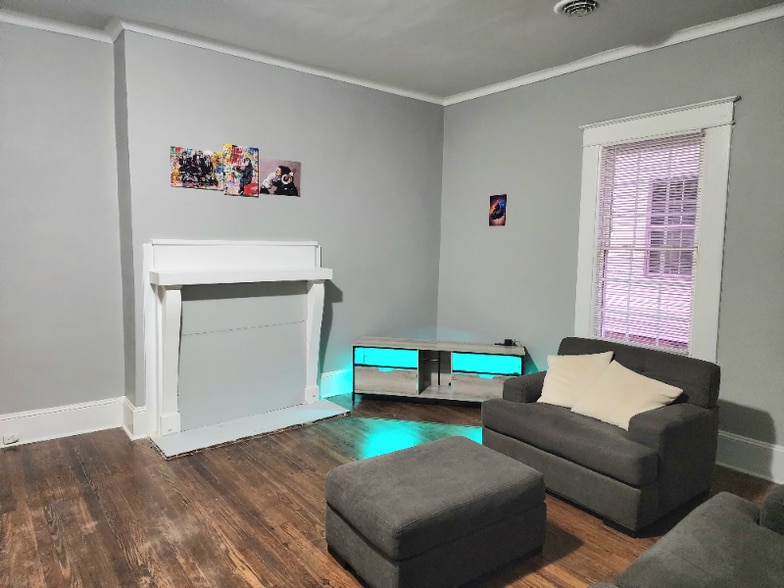 Building Photo - 523 Avent St