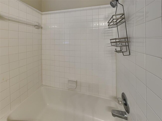 Building Photo - 516 Eastridge Dr