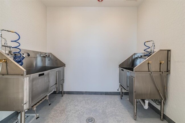 Building Photo - 31942 Folk Top St