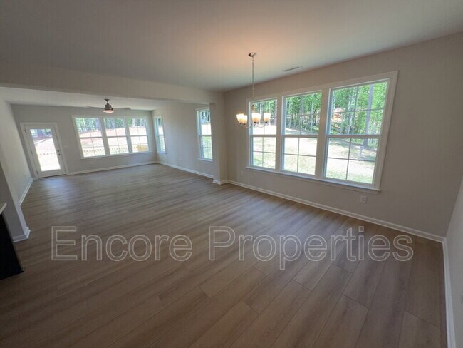 Building Photo - 135 Little Gem Ln