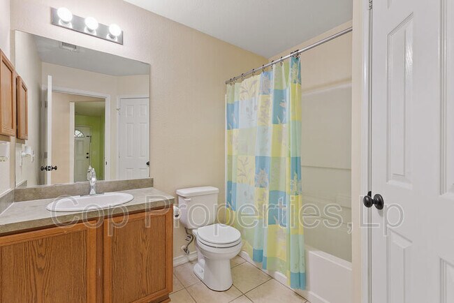 Building Photo - 5132 Columbia Dr