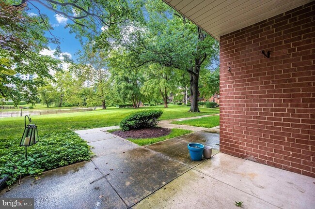 Building Photo - 10316 Rockville Pike