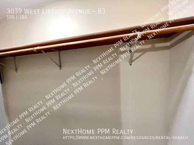 Building Photo - 3039 W Liberty Ave