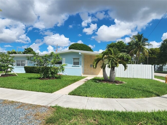 Building Photo - 9301 SW 54th St