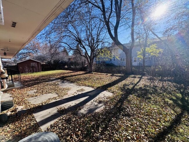 Building Photo - 1819 5th Ave