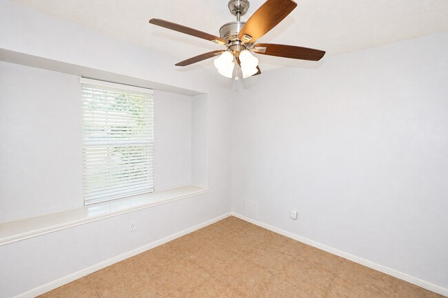 Building Photo - 7126 Buchanan Dr