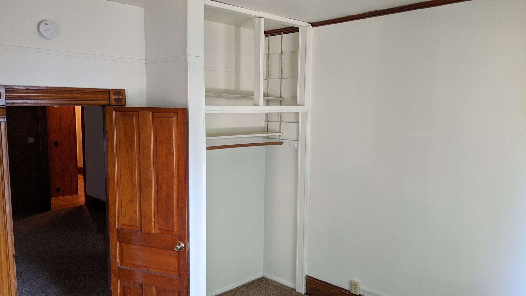 Building Photo - 904 Vine St