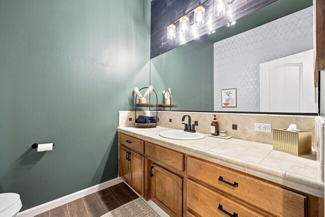 Building Photo - 14728 Redwood Springs Dr