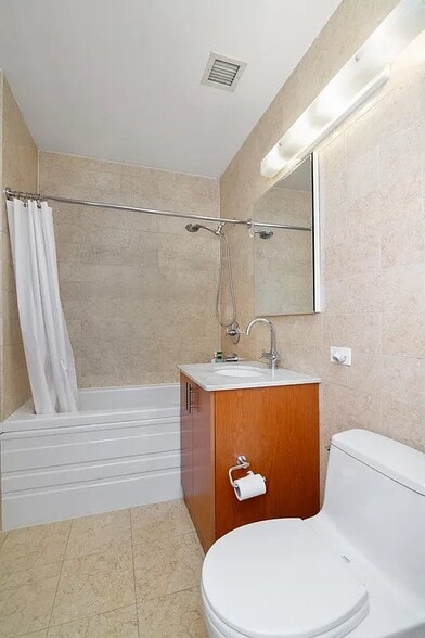 Building Photo - 158 Hester St