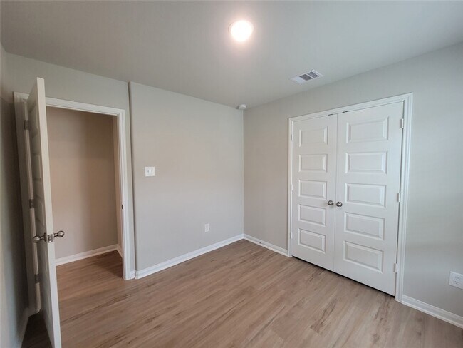 Building Photo - 11732 Whirlaway Dr