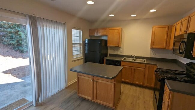 Building Photo - 7376 Sun Dance Dr