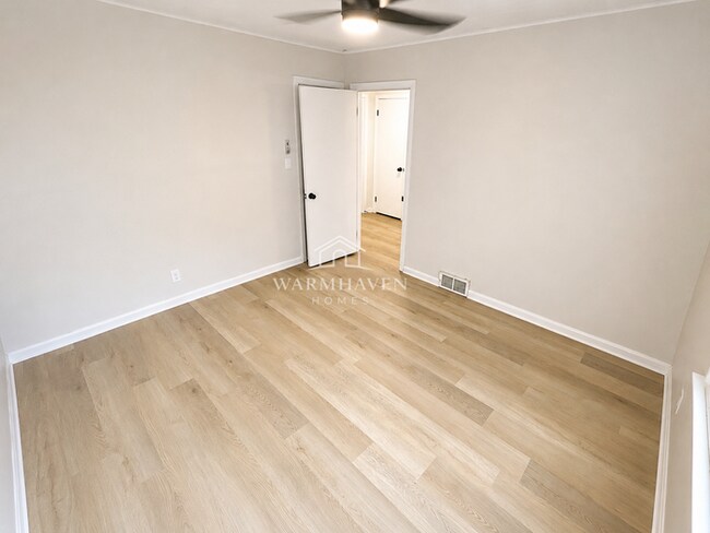 Building Photo - 129 Idlewild St