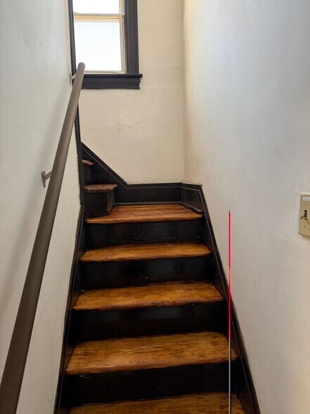 Building Photo - 43 Stewart Ave