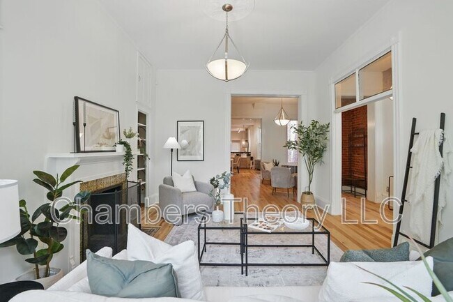 Building Photo - 136 R St NE