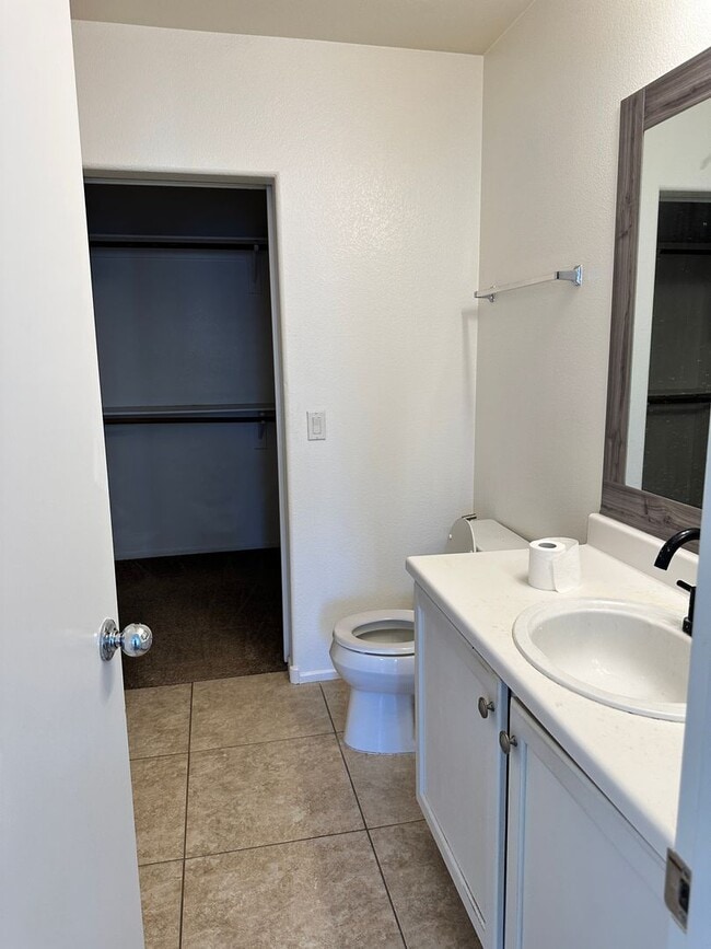 Building Photo - 3 Bedroom/2.5 Bath Family Home
