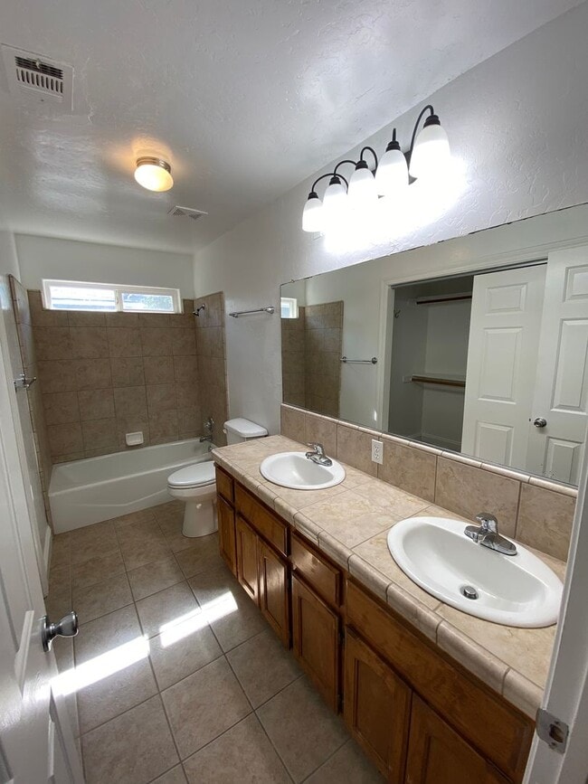 Building Photo - Spacious Exeter Home coming soon!