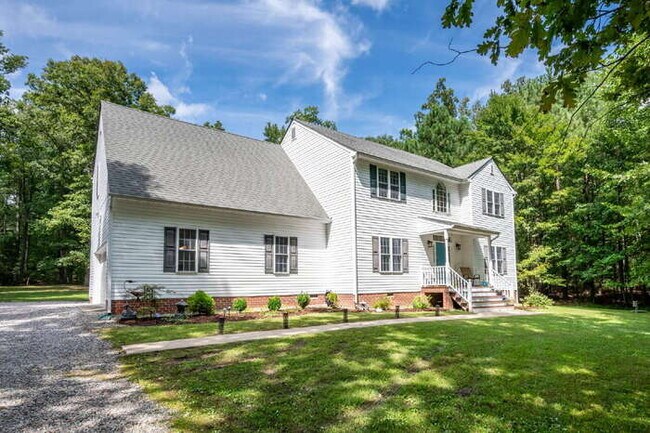 Building Photo - 4 Bedroom Home on 3.65 Acres in Moseley – Available September 22nd – $3,500/mo
