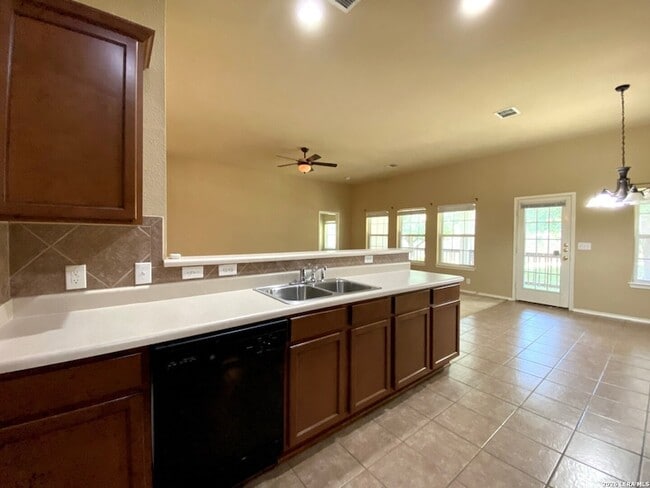 Building Photo - 13904 Belgravia Forest