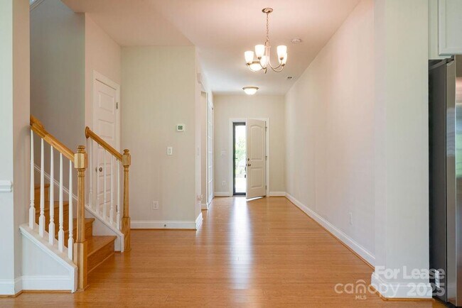Building Photo - 6607 Wildbrook Dr