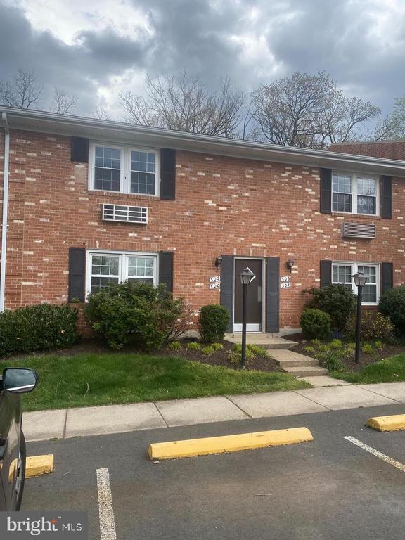 Building Photo - 300 E Furman Dr